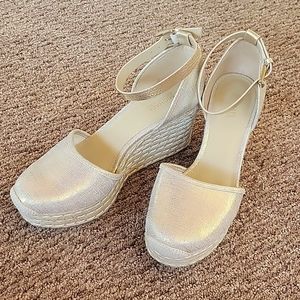 Micheal Kors Raffia Wedge Heel, NWOT - 8